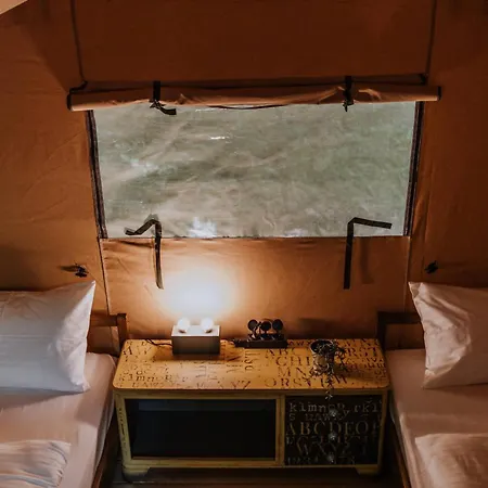 مكان تخييم Siocamping Hazak Homes شيوفوك