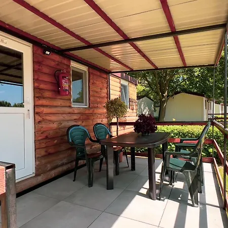 Kemp Siocamping Hazak Homes *